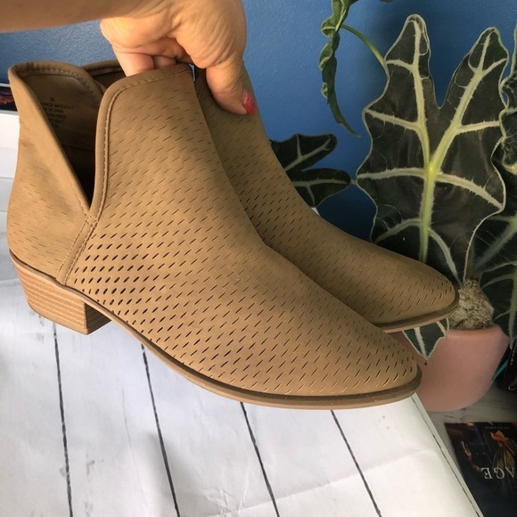 Merona Ankle Booties - Picture 4 of 6